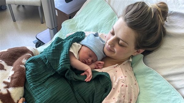 استقبال مولود خلال