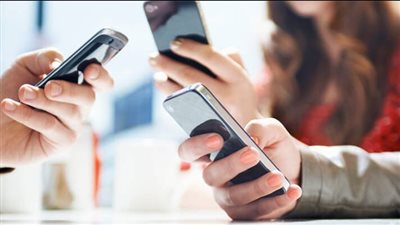هل الإفراط في استخدام الهواتف الذكية قد يؤدي إلى فقدان الذاكرة؟