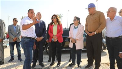 وزيرة التنمية المحلية ومحافظ القاهرة يتفقدان أعمال إنشاء ساحتي انتظار جديدتين للسيارات بالمنتدى الحضري العالمي