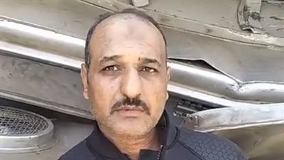 أحد أفراد فريق الإنقاذ في حادث قطاري المنيا: استخرجت جثة الضحية على بعد 20 مترا | بث مباشر
