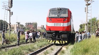 محافظ المنيا: انتظام المرور بالتزامن مع عودة حركة القطارات لطبيعتها بعد الحادث 