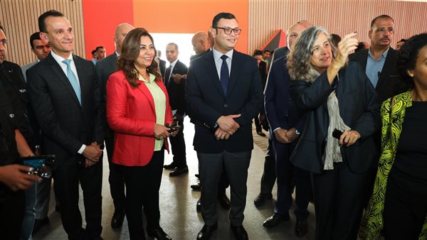 الدكتورة منال عوض