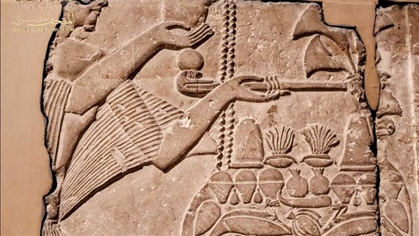  مجموعة نقوش بارزة