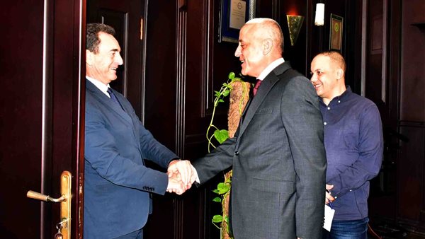 السفير الفرنسي ومحافظ