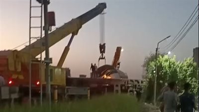 داخل عربة القطار.. العثور على ثاني ضحايا حادث قطار المنيا | بث مباشر
