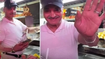 على عربة طعام متجولة.. بائع مصري يشغل القرآن بشوارع نيويورك رغم تغريمه 50 دولارًا يوميًا