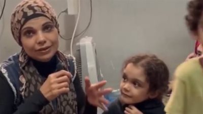 بينهم فتاتين من ذوي الهمم.. أم لـ 7 أبناء بالإسكندرية تستغيث: سقف البيت وقع علينا وعايشين بالإيجار| بث مباشر 