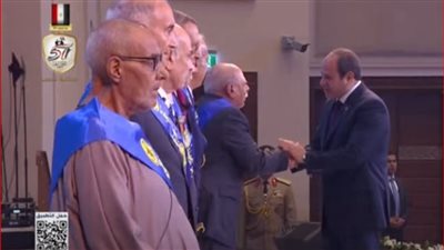 السيسي لـ أبطال أكتوبر: خضتم معركة شرف وكرامة.. وربنا اللي يكافئكم ومهما عملنا مش هنقدر نكافئكم