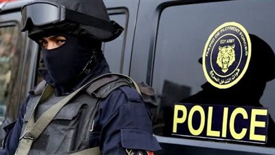 مصدر أمني يكشف حقيقة فيديو تجمع عدد من الأشخاص أمام قسم شرطة الواحات البحرية