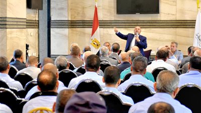 كامل الوزير: أي موظف سيثبت تعاطيه المخدرات سيتعرض للسجن والفصل