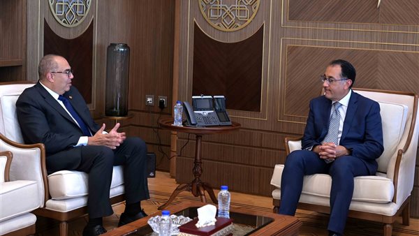 رئيس الوزراء يلتقي