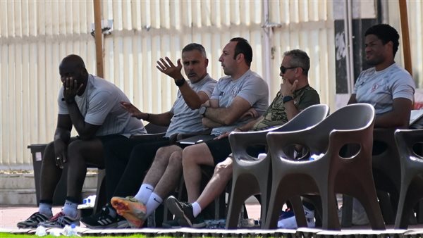 الجهاز الفني لـ نادي