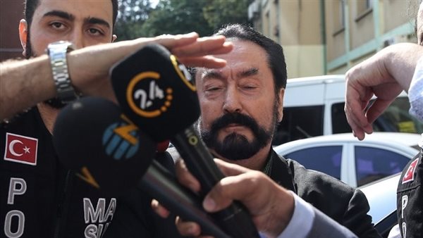 عدنان أوكتار