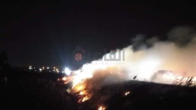 بسبب عقب سيجارة| اشتعال النيران في 40 طن قش أرز.. والحماية المدنية تسيطر على الحريق 