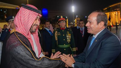 الرئيس السيسي يودع الأمير محمد بن سلمان قبل عودته إلى السعودية