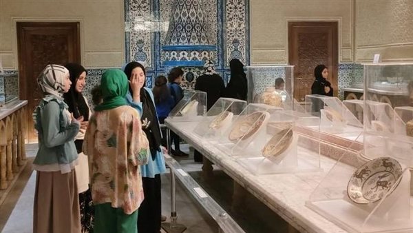 إقبال على متحف الخزف