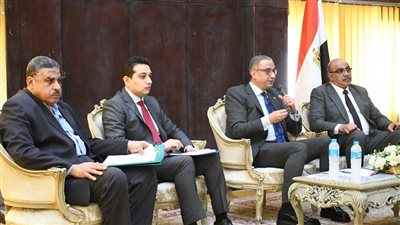 محافظ الفيوم يتابع معدلات الأداء بملف التصالح في بعض مخالفات البناء