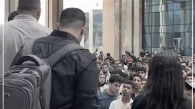 من داخل الجامعة.. طلاب جامعة الجلالة يحتجون ويطالبون بحلول فعلية لأزمتي المواصلات والسكن | بث مباشر