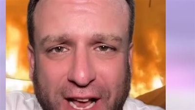 أسوأ ما رأيته على الإطلاق.. الممثل الأمريكي جاكوب بيرجر يهاجم إسرائيل وداعميها بعد محرقة الخيام