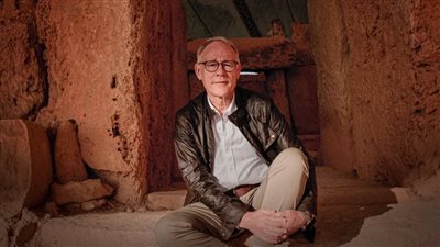 بمسلسل على Netflix| كاتب بريطاني يشكك في أصول الحضارة المصرية القديمة: يعود أصلها للعصر الجليدي