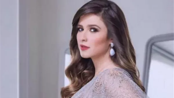 ياسمين عبد العزيز