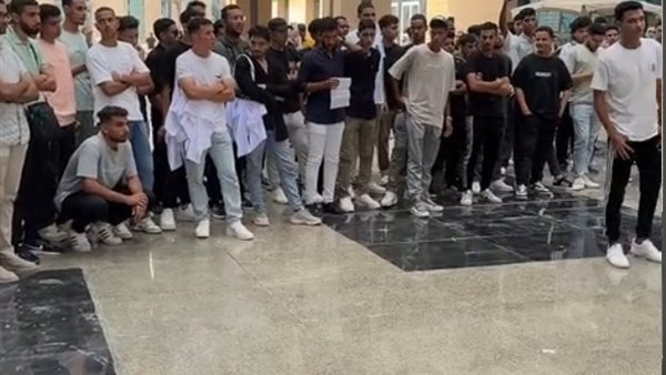 طلاب جامعة الجلالة