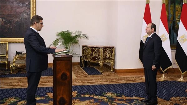 الرئيس السيسي واللواء