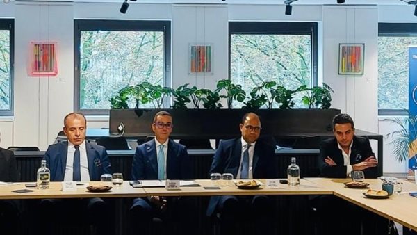 جانب من الجلسة