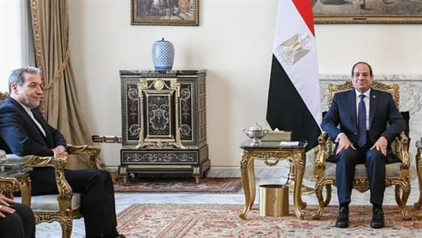 الرئيس السيسي ووزير