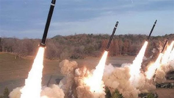 إطلاق صواريخ