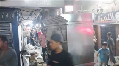 السيطرة على حريق نشب في مدخنة أحد المطاعم بالأميرية | صور