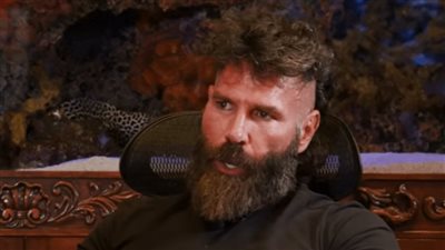 الممثل الأمريكي دان بلزيريان: كل من يقاتل إسرائيل بطل.. ارقد بسلام يا سنوار 