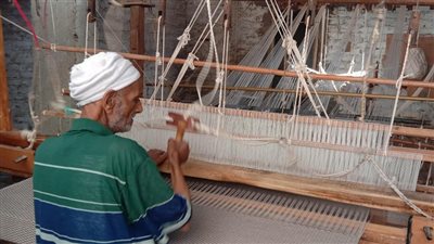 شبح الاندثار يهدد صناعات النسيج اليدوي في سوهاج