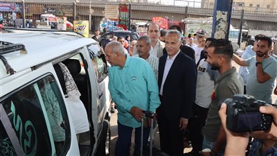السكرتير العام ببني سويف يتفقد انتظام الالتزام بتعريفة الأجرة عقب تحريك سعر الوقود 