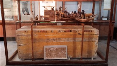 المتحف المصري بالتحرير يعرض تابوتا ونماذج جنائزية لـ الحاكم ثاوي| صور 