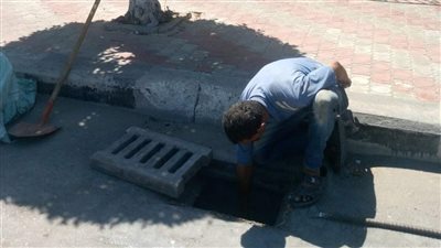 استعدادًا للشتاء.. تطهير صفايات المياه ببور فؤاد ببورسعيد