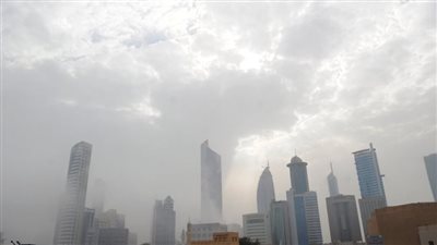 حالة الطقس في الإمارات.. عواصف في النهار وأمطار متوقعة ليلًا 