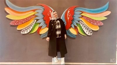 وثقت الحرب بلوحاتها.. ناشط فلسطيني يروي لـ القاهرة 24 اللحظات الأخيرة لمحاسن الخطيب قبل استشهادها: كانت محتاجة خيمة 