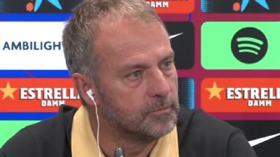 فليك: ما دار بيني وبين تشافي سيظل خاصًا.. وتشيزني لن يلعب مباراتي إشبيلية وبايرن ميونخ