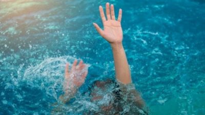 غرق طالب داخل حمام سباحة بجامعة المنوفية.. ومصدر: تسلل مع أصدقائه صباحا للسباحة