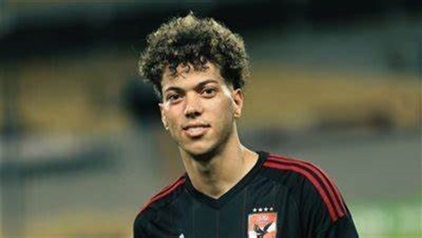 إمام عاشور لاعب الأهلي