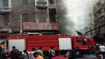 مصرع صغيرة وإصابة شقيقيها في حريق شقة بالإسكندرية | بث مباشر