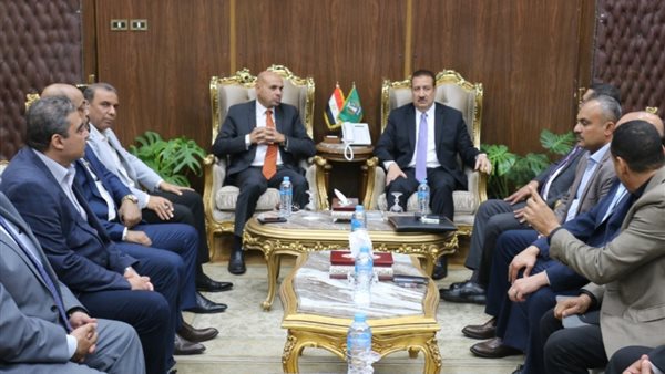 محافظ المنوفية مع