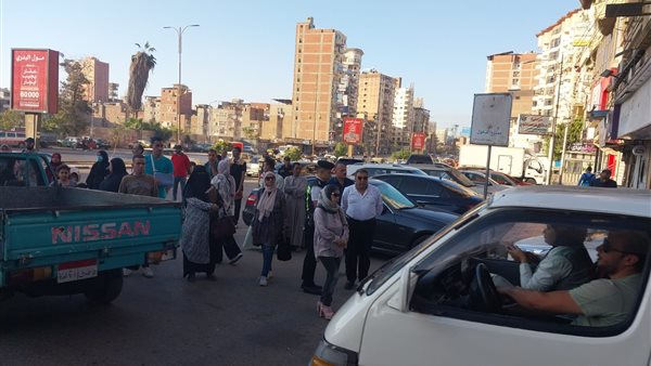 محافظ الدقهلية أثناء