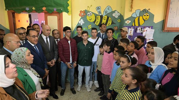 رئيس الوزراء فى جولة