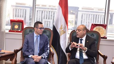 وزير الاستثمار يبحث إعفاء الشركات من رسوم صندوق تمويل التدريب