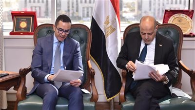 وزيرا العمل والاستثمار يبحثان دراسة إمكانية إعفاء الشركات من النسبة المُقرر تحصيلها لصالح صندوق تمويل التدريب