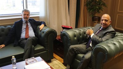 وزير الكهرباء: تقديم الدعم اللازم من مصر وإيطاليا لمشروع الربط الكهربائي