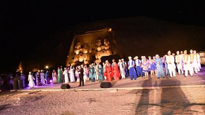 اليوم.. فرق الفنون الشعبية بمهرجان تعامد الشمس تستكمل عروضها الفنية