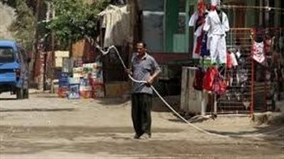 رش الشوارع وغسيل السيارات.. محافظة سوهاج تحذر من عادات تقود للسجن